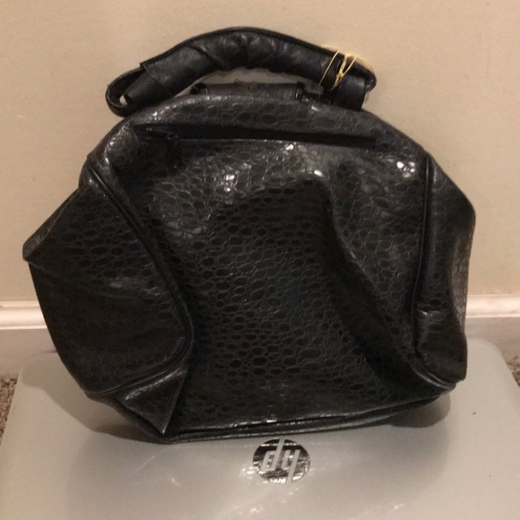 Black hand back - Picture 2 of 2